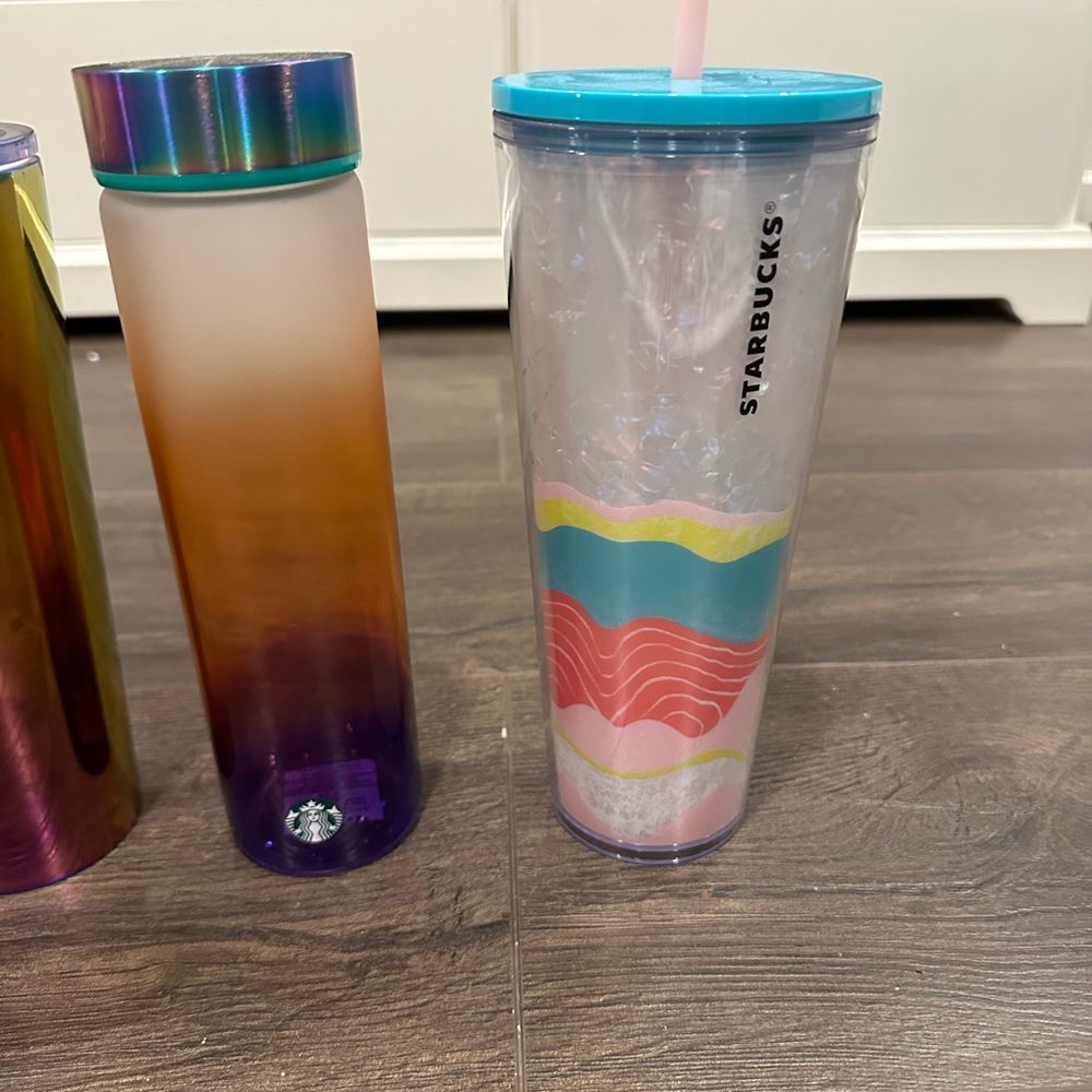 Starbucks Tumbler Lot of 5….2plastic, 1 glass, 2 stainless steel.